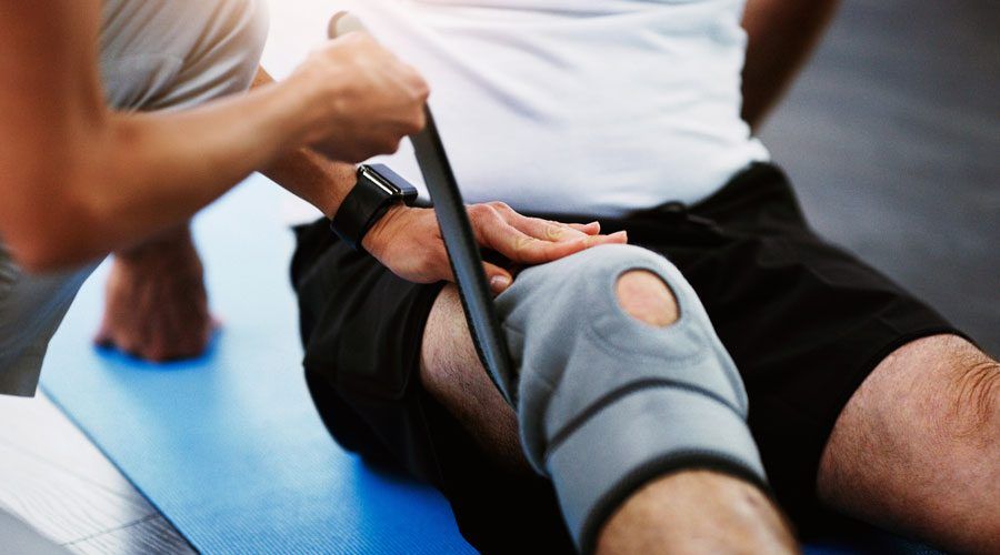 Disengaging closure on orthopedic brace