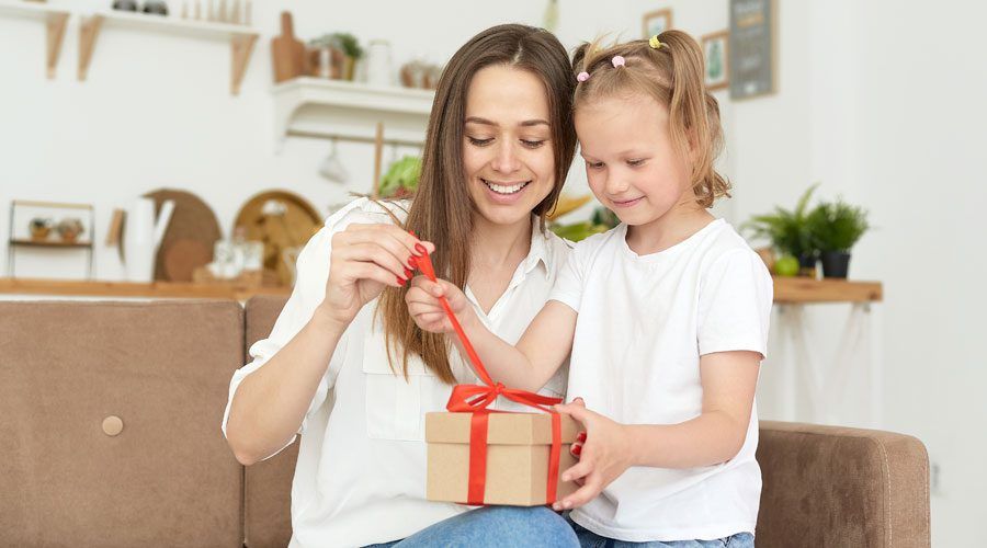 Opening gift packaging