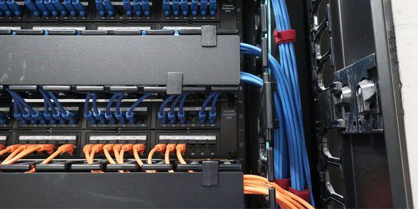Horizontal and vertical cable management